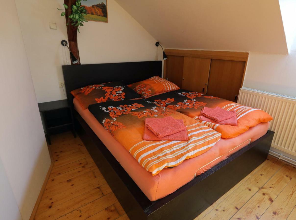 Apartman Skalka Mnichovo Hradiste Exterior photo