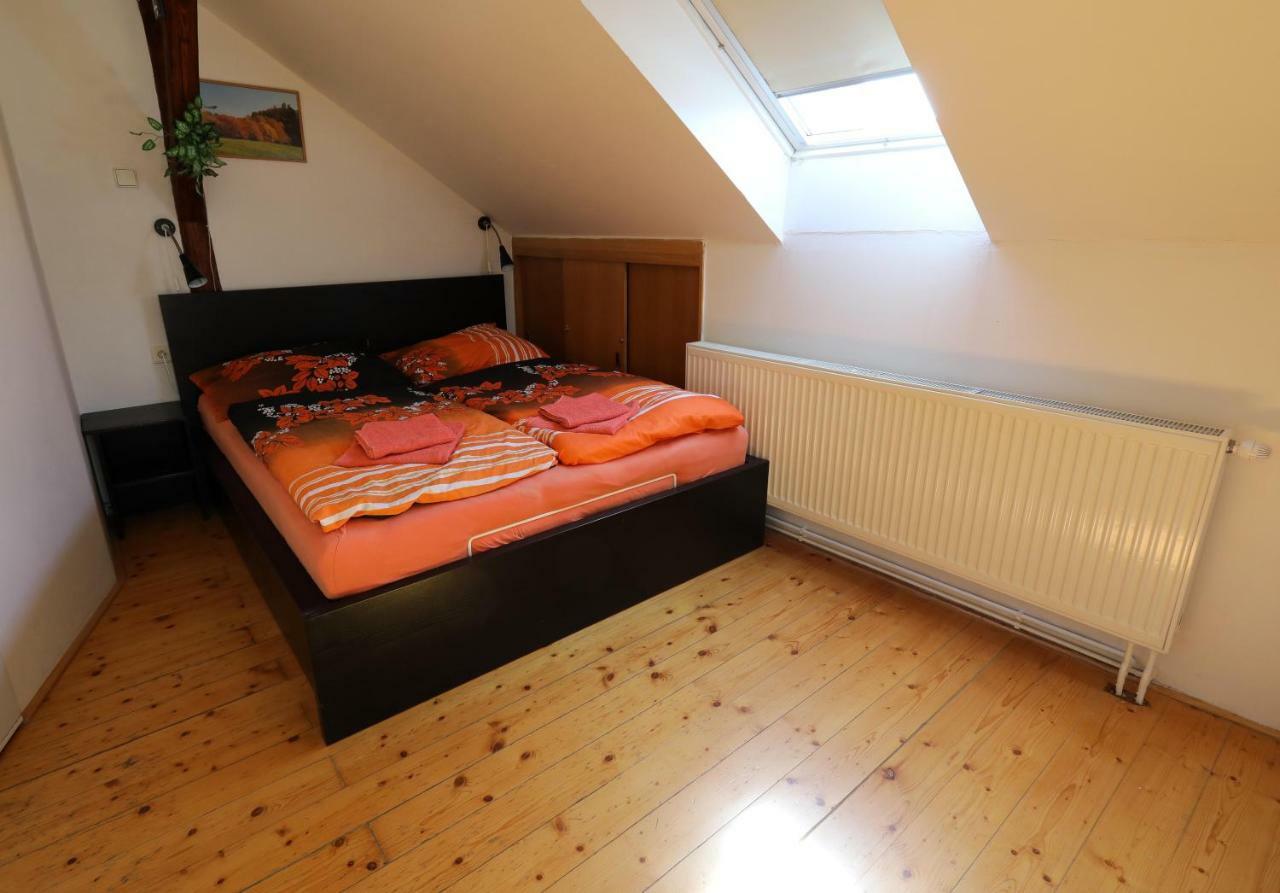 Apartman Skalka Mnichovo Hradiste Exterior photo